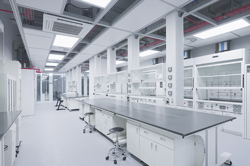 申扎实验室革新：安全与科技的现代融合